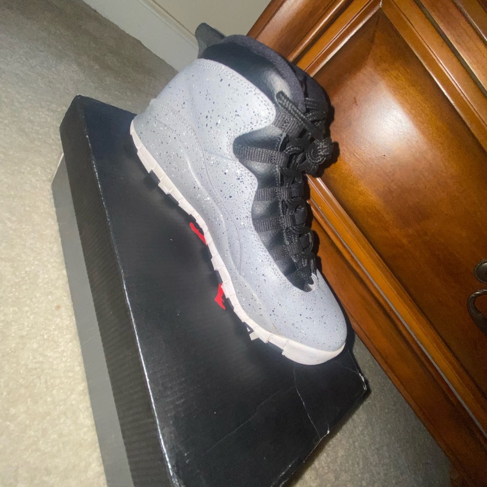 EARLY CHRISTMAS SHOE Air Jordan Retro 10s cement